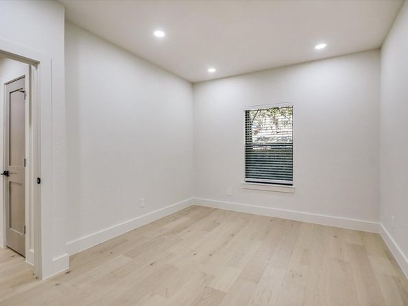 4711 Spicewood Springs RD 172, Austin TX 78759