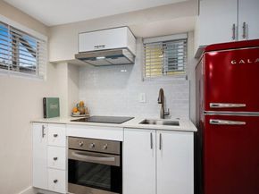 807 W 30th ST, Austin TX 78705