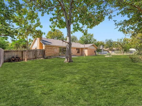 7128 S Brook DR, Austin TX 78736