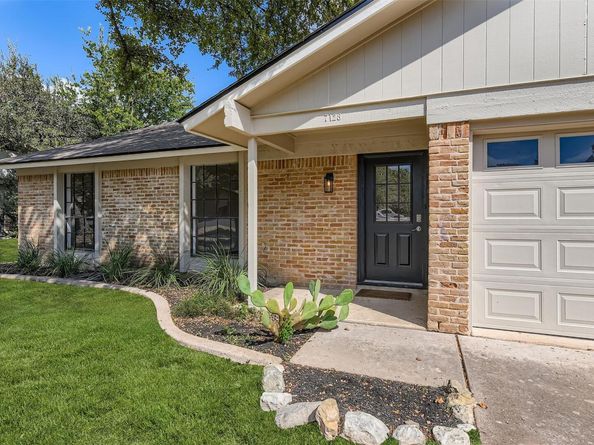 7128 S Brook DR, Austin TX 78736