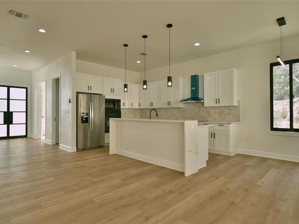 7706 Dakota CIR, Lago Vista TX 78645