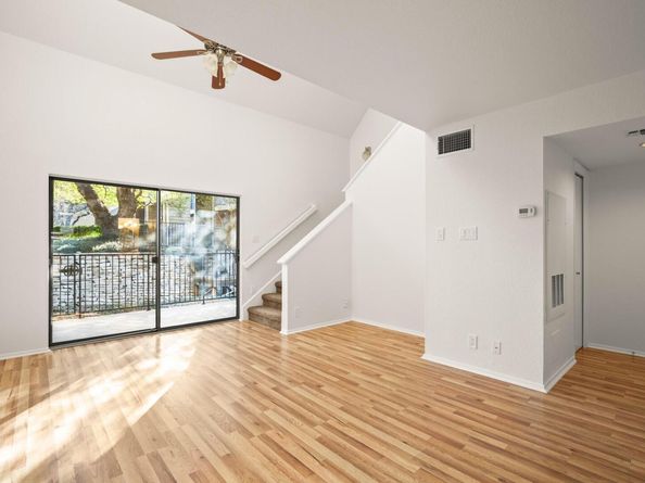 1135 Barton Hills DR 138, Austin TX 78704