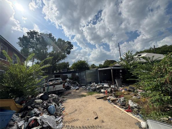 2717 E 2nd ST, Austin TX 78702