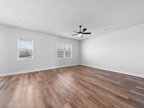 9704 Gladsome PATH, Manor TX 78653