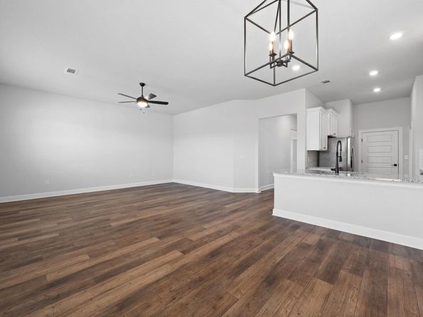 9704 Gladsome PATH, Manor TX 78653