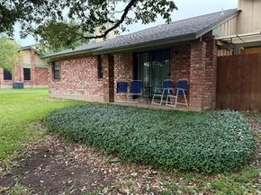 907 E Meadowmere LN, Austin TX 78758