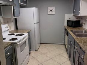 907 E Meadowmere LN, Austin TX 78758