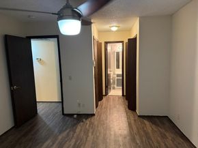 907 E Meadowmere LN, Austin TX 78758