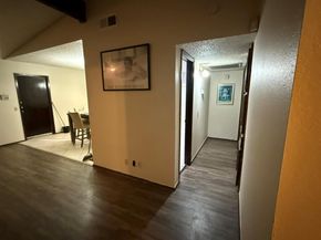 907 E Meadowmere LN, Austin TX 78758