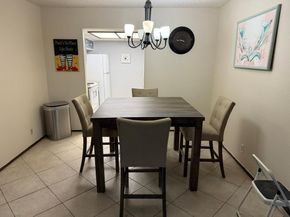 907 E Meadowmere LN, Austin TX 78758