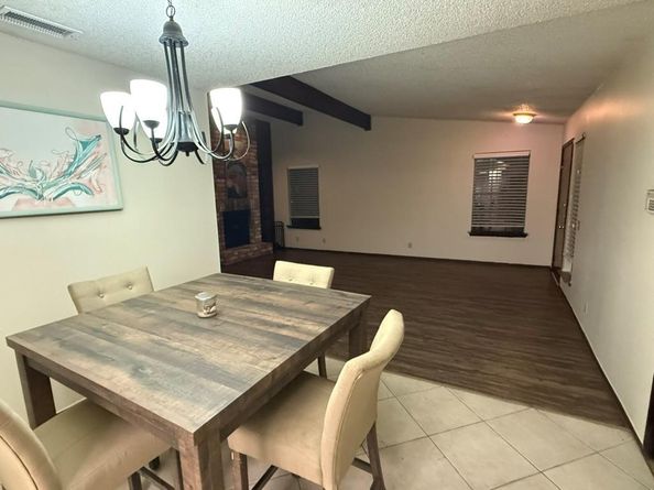 907 E Meadowmere LN, Austin TX 78758