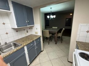 907 E Meadowmere LN, Austin TX 78758