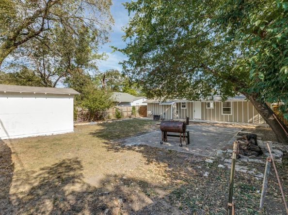 1118 Spur ST, Austin TX 78721