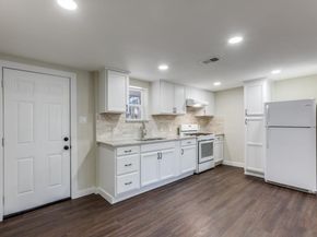 1118 Spur ST, Austin TX 78721