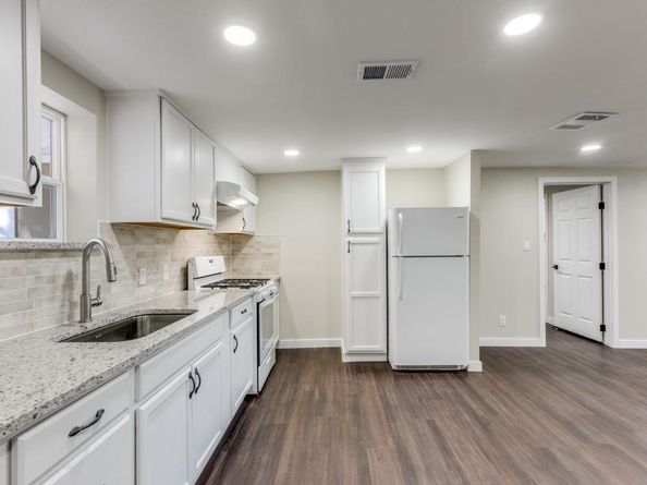 1118 Spur ST, Austin TX 78721