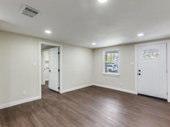 1118 Spur ST, Austin TX 78721