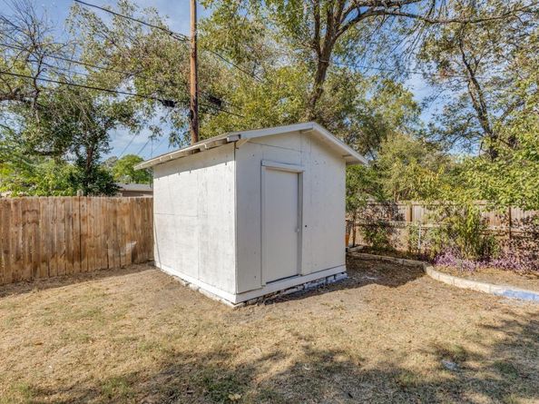 1118 Spur ST, Austin TX 78721