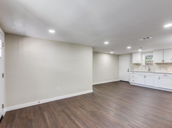 1118 Spur ST, Austin TX 78721