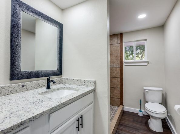 1118 Spur ST, Austin TX 78721