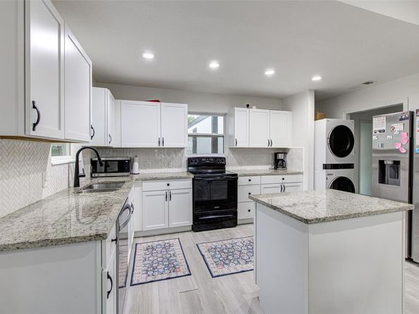428 Seawind ST, Lakeway TX 78734