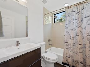 1005 Cardinal LN B, Austin TX 78704