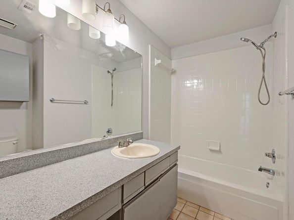 1815 River Crossing CIR A, Austin TX 78741