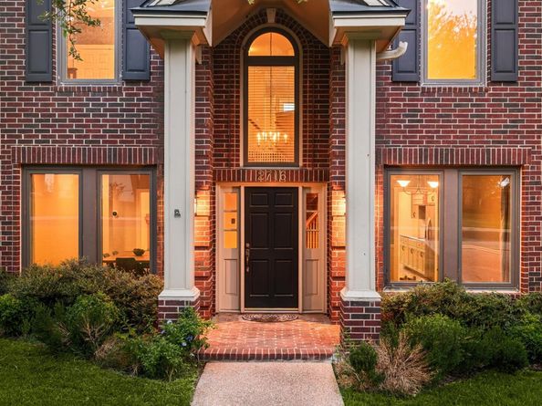 2716 Bartons Bluff LN, Austin TX 78746