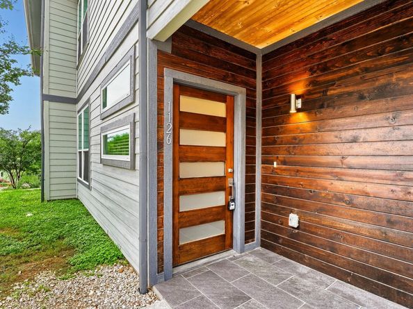 1126 Lott Ave B, Austin TX 78721