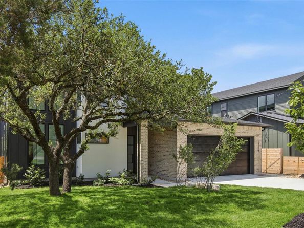 18303 Lake Oaks DR, Jonestown TX 78645