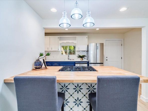 1120 Spur ST, Austin TX 78721