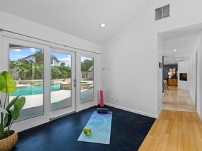 6947 Chinook DR, Austin TX 78736