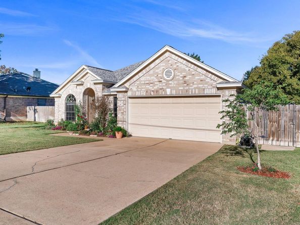 302 Debora DR, Georgetown TX 78628
