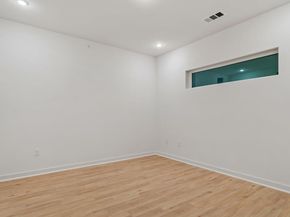 100 Mockingbird LN 205, Austin TX 78745