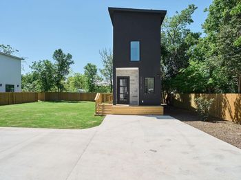 2611 Davis LN