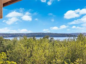 700 Augusta CIR N, Point Venture TX 78645