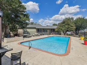 2124 Burton DR 203, Austin TX 78741