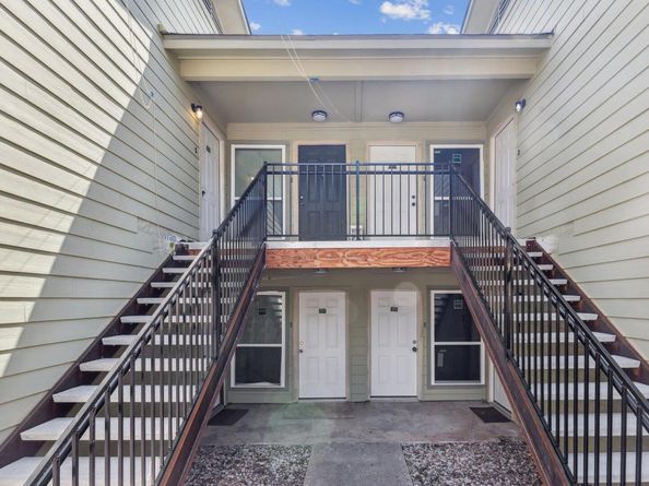 2124 Burton DR 203, Austin TX 78741