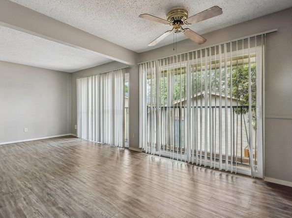 2124 Burton DR 203, Austin TX 78741