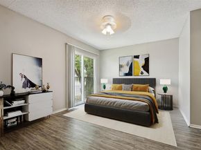 2124 Burton DR 203, Austin TX 78741