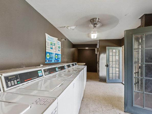 2124 Burton DR 203, Austin TX 78741