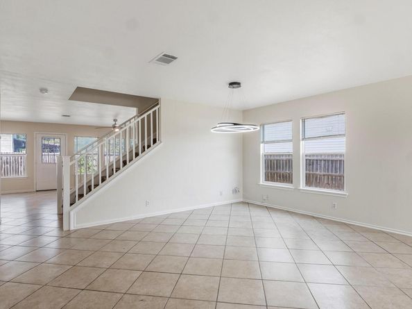 1302 Gulf WAY, Round Rock TX 78665