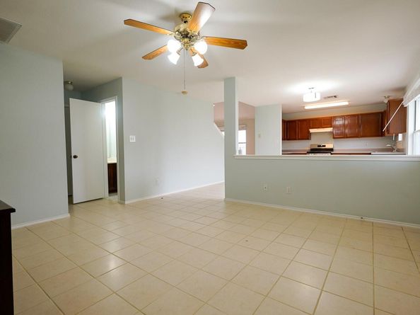 1712 Southwestern DR, Round Rock TX 78664