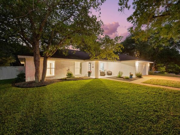 6104 Carry Back LN, Austin TX 78746
