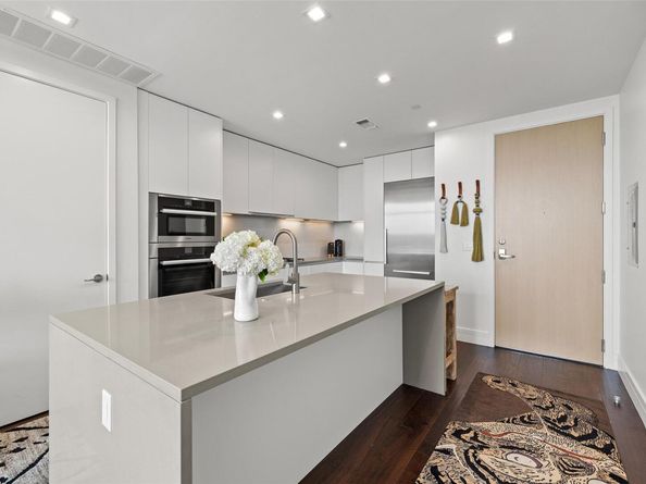 501 West Ave 2202, Austin TX 78701