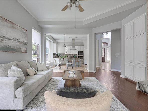 9817 Royal New Kent DR, Austin TX 78717
