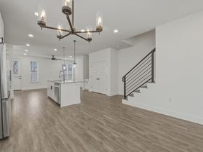 2009 Iroquois LN, Austin TX 78741