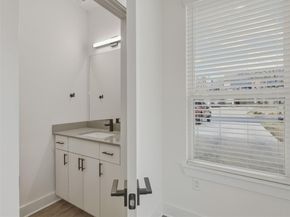 2009 Iroquois LN, Austin TX 78741