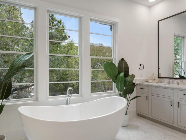 1719 Spyglass DR 1, Austin TX 78746