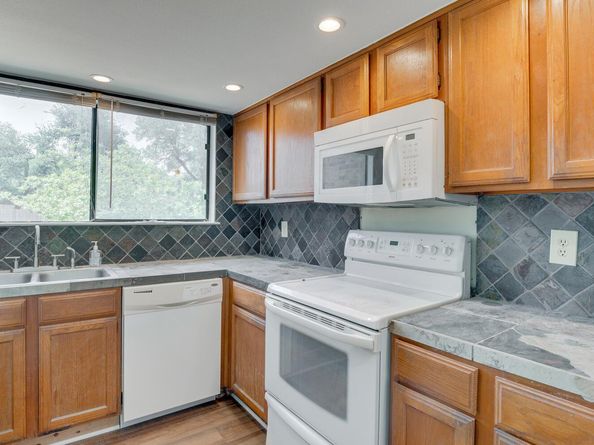 13341 Water Oak LN, Austin TX 78729