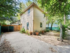 1906 B Garden ST B, Austin TX 78702